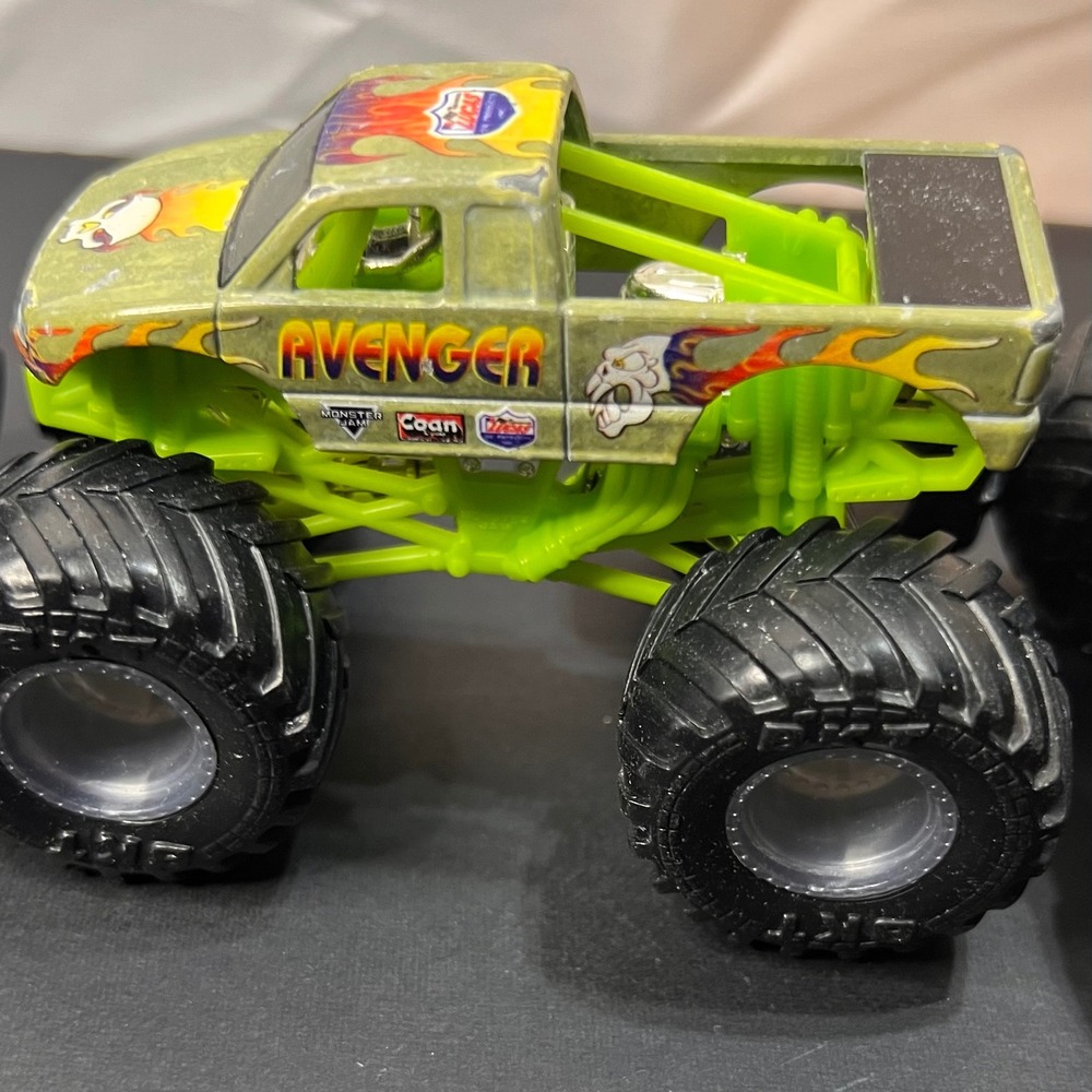 Hot Wheels 1:64 Monster Jam Truck Lot Grave Digger Avenger Multi Good Set of 3 - Picture 7 of 12